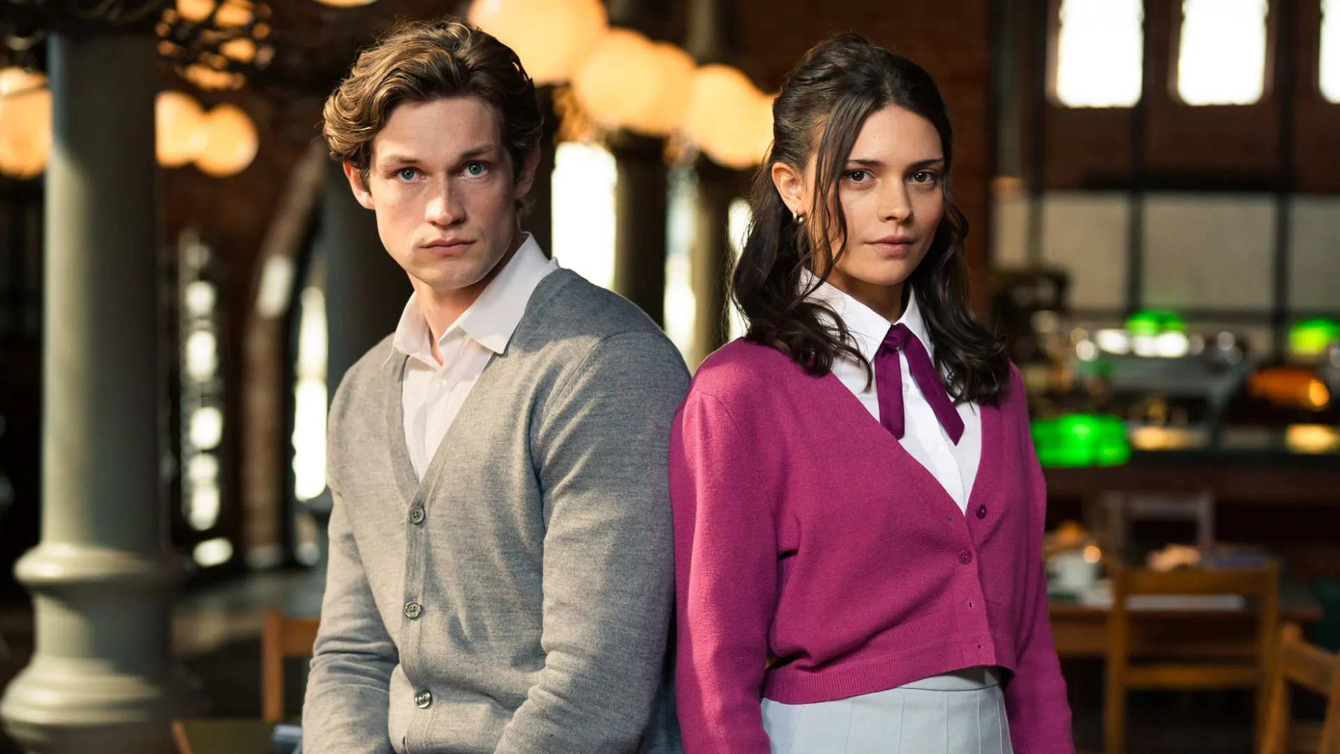 Сериал «Макстон Холл» официально продлён на третий сезон!